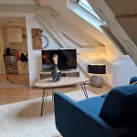 Cozy Train Station Within Walking Distance شقة