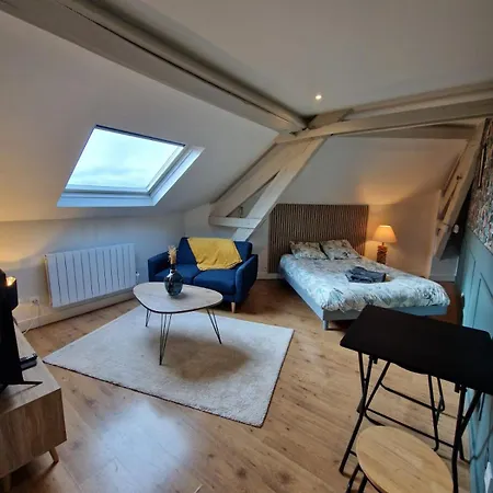 Apartment Cozy Train Station Within Walking Distance