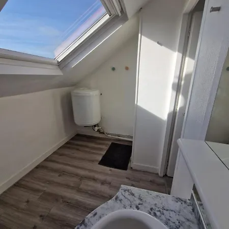 Lejlighed Cozy Train Station Within Walking Distance *