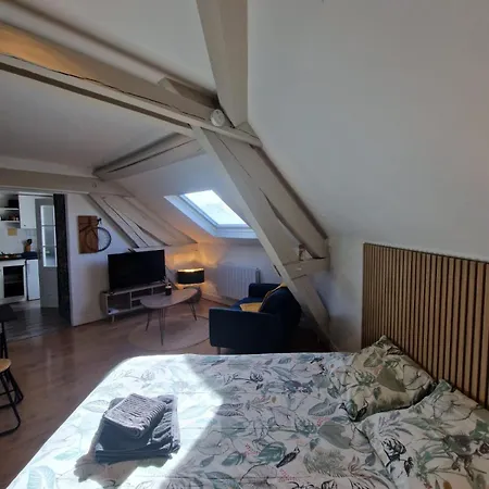 Apartamento Cozy Train Station Within Walking Distance *
