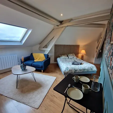 Cozy Train Station Within Walking Distance Apartamento
